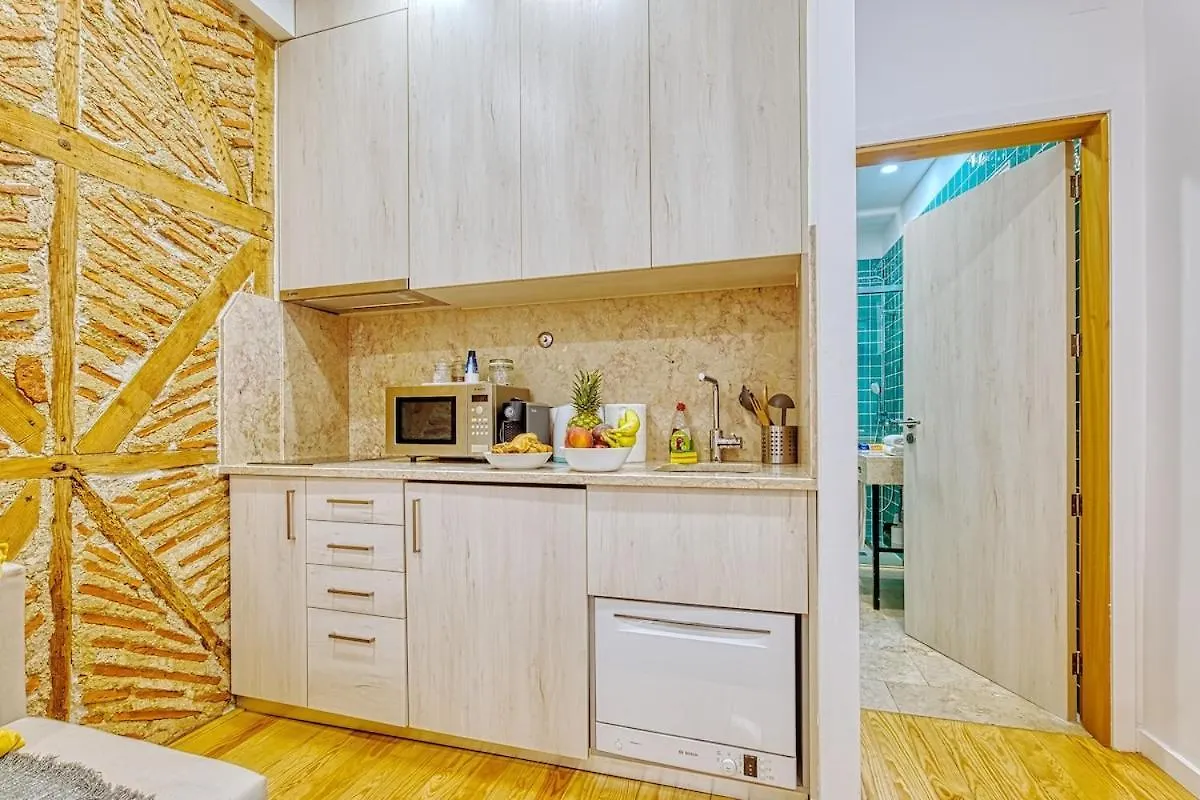 Cozy & Modern Retreat In Central 리스본 0*,
