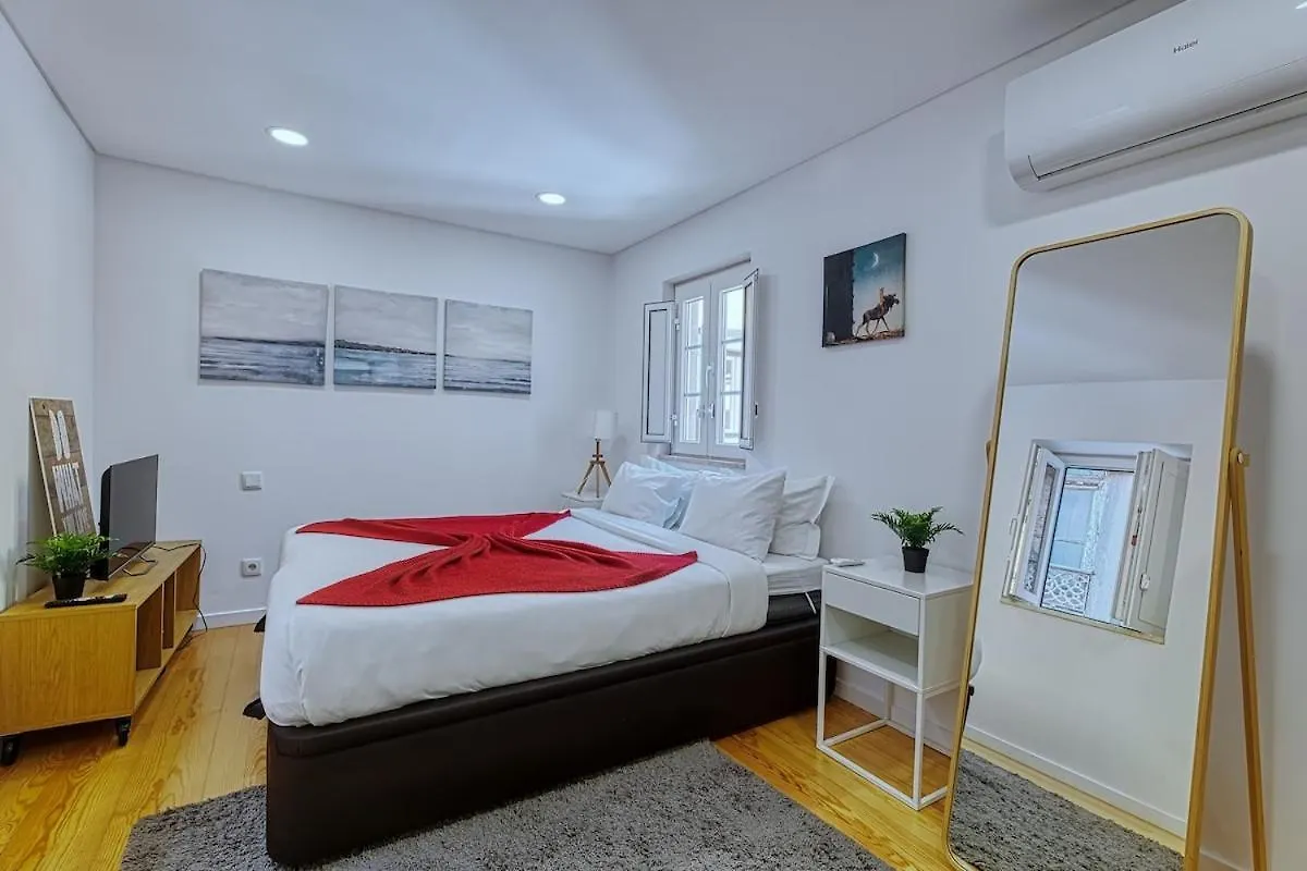 Cozy & Modern Retreat In Central 리스본